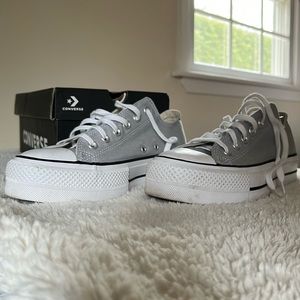 Converse sneakers size 9